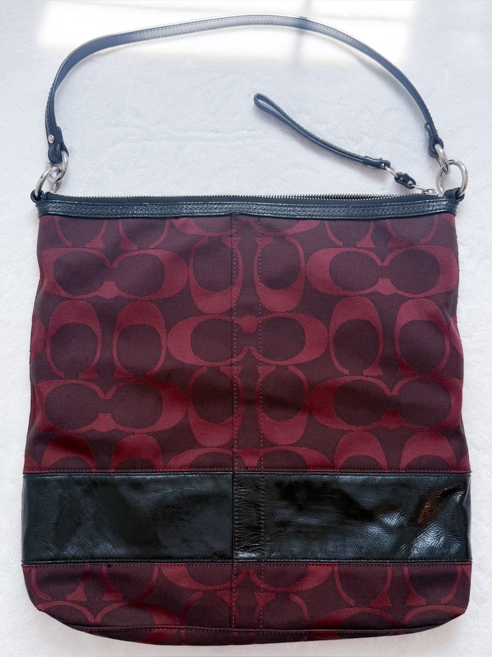 Coach 2011 Legacy 18797E Black Cherry Jacquard Patent Large Shoulder Bag EUC
